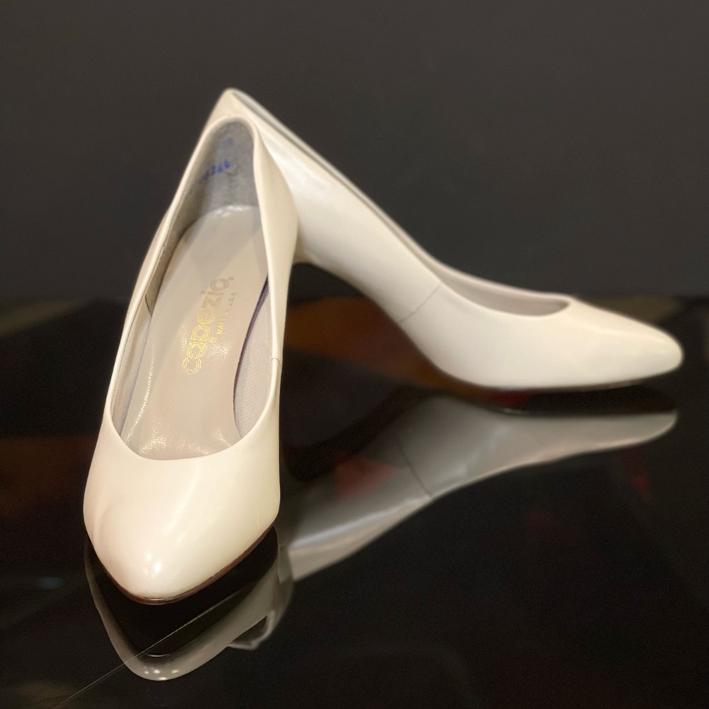 Capezio Heels Vintage White US 6.5 Leather